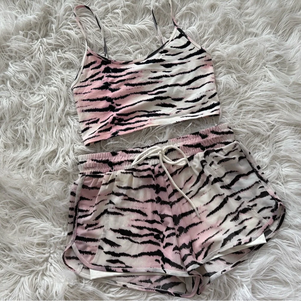 Women's Pink and Black Zebra Print Set - FOREVER 21 - Picture 2 of 4
